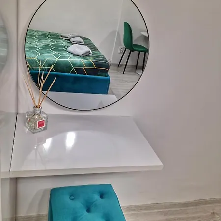15. Little Studio * בוקרשט